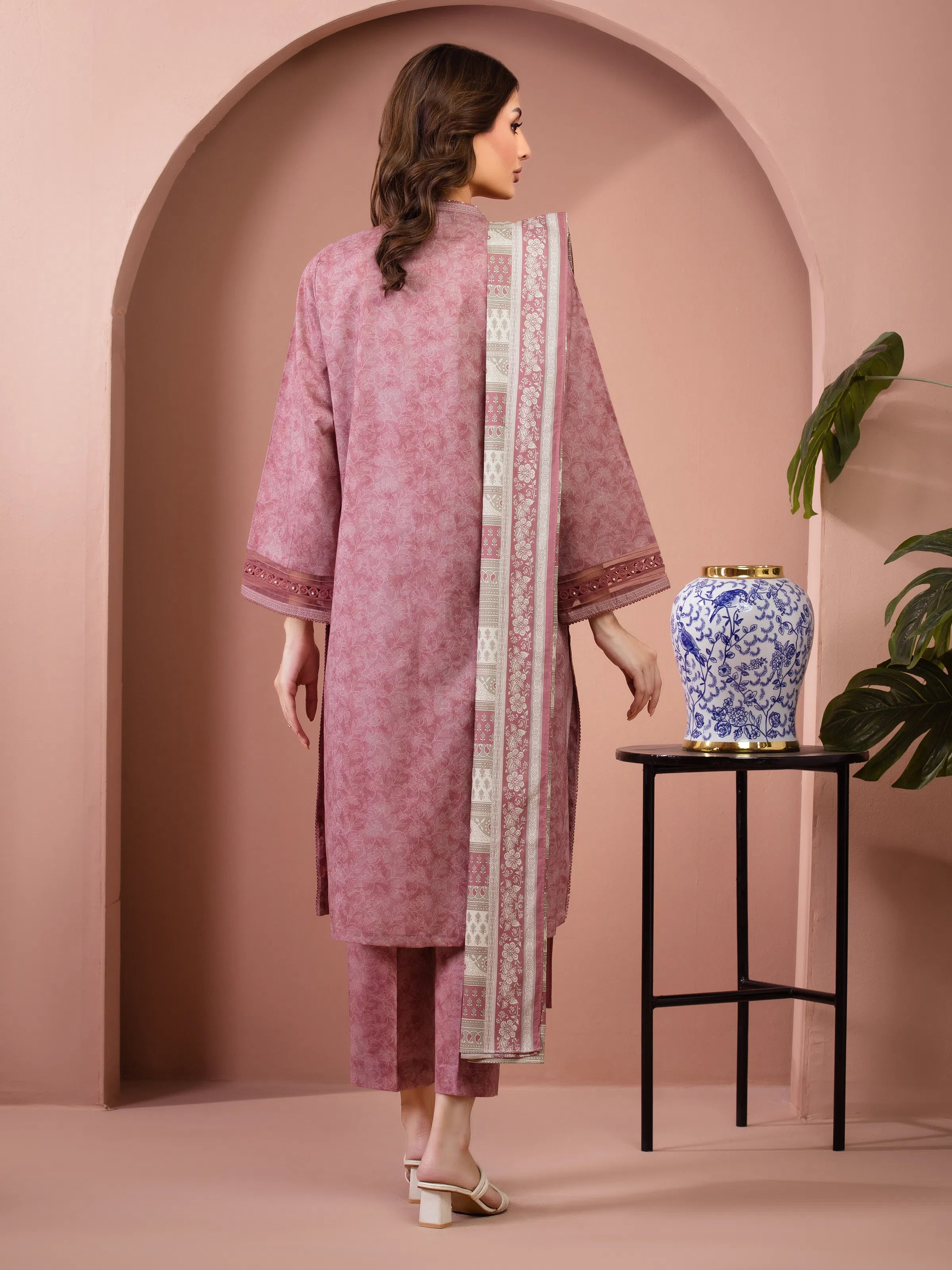 Rose Glow – Dusty Rose Printed Lawn 3 Piece