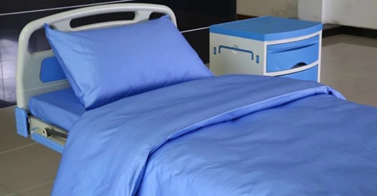 Premium Reusable Comforter for Hospitals, Clinics & Healthcare Facilities