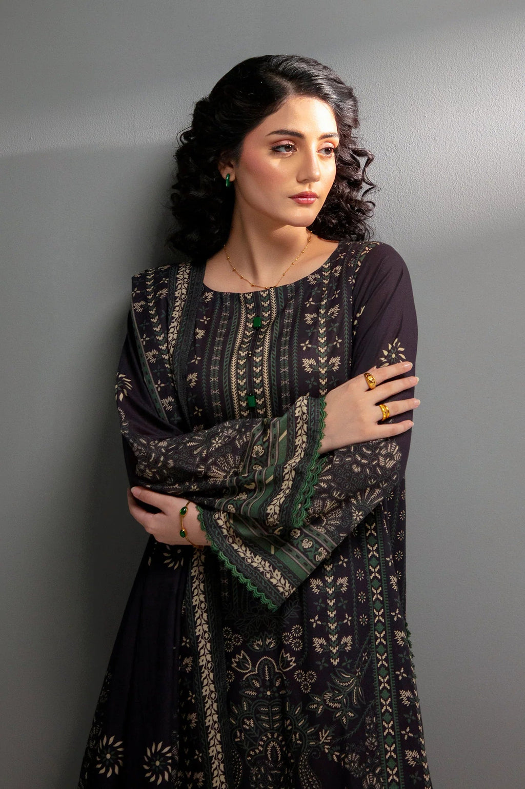 Noir Flora – Black Printed Lawn 3 Piece