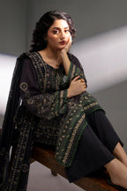 Noir Flora – Black Printed Lawn 3 Piece